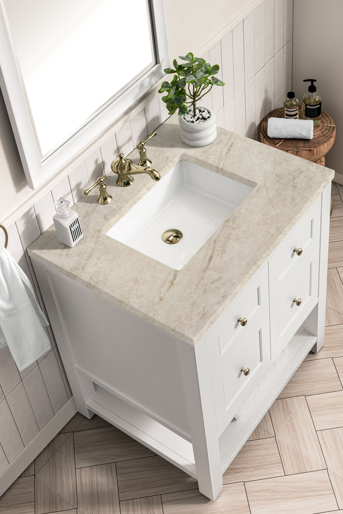 
                  
                    Breckenridge 30" Single Vanity in Bright White Single Vanity James Martin Vanities Tajnar Eclos 
                  
                