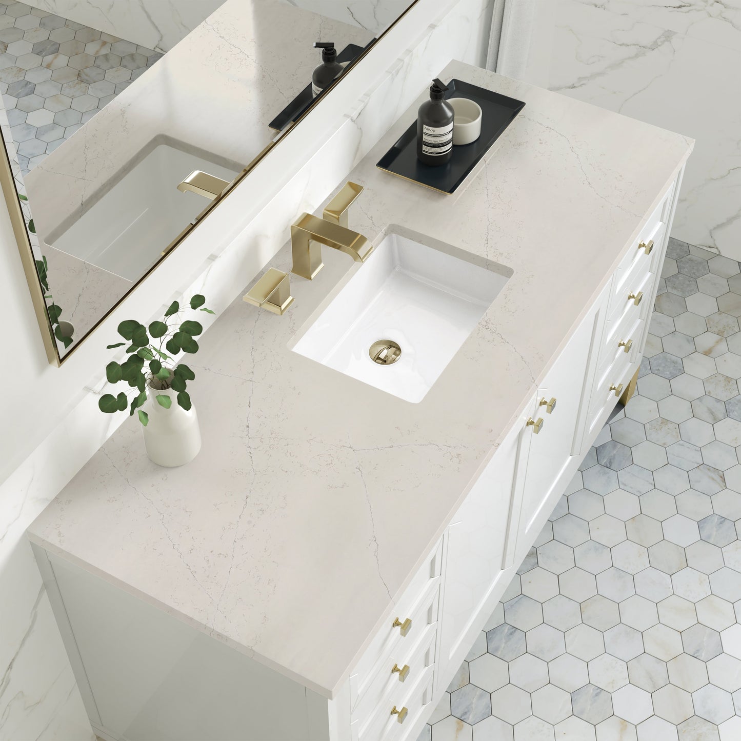 
                  
                    Chicago 60" Single Bathroom Vanity in Glossy White Single Bathroom Vanity James Martin Vanities Siberian Silestone 
                  
                