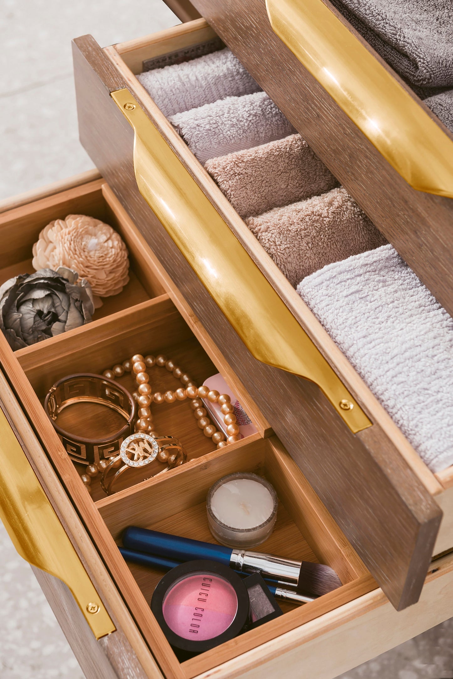 
                  
                    Columbia 59" Double Bathroom Vanity in Latte Oak in Radiant Gold Base Single Bathroom Vanity James Martin Vanities 
                  
                