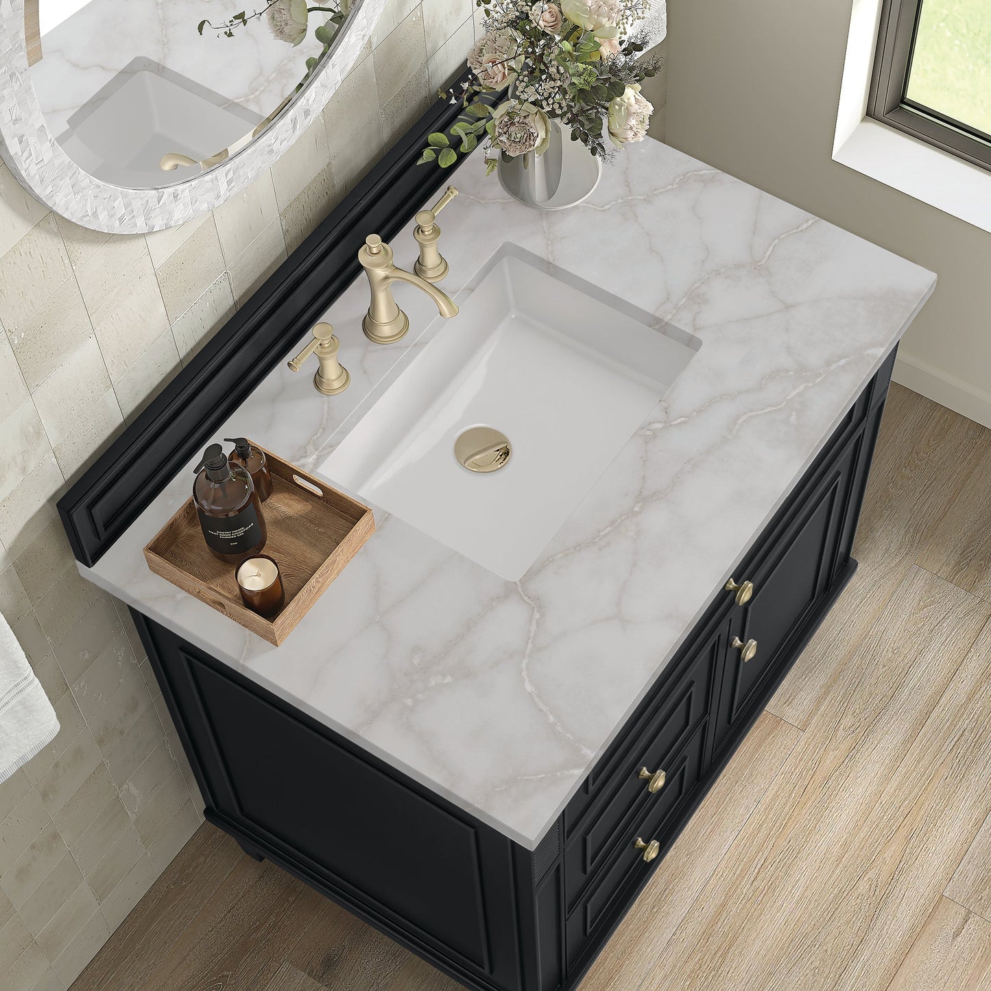 
                  
                    Lorelai 36" Single Vanity in Black Onyx James Martin Vanities Victorian Silver Silestone 
                  
                