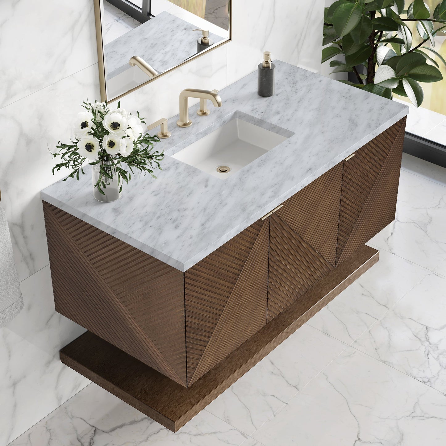 
                  
                    Marcello 48" Single Vanity in Chestnut Single Bathroom Vanity James Martin Vanities Cararra White Marble 
                  
                