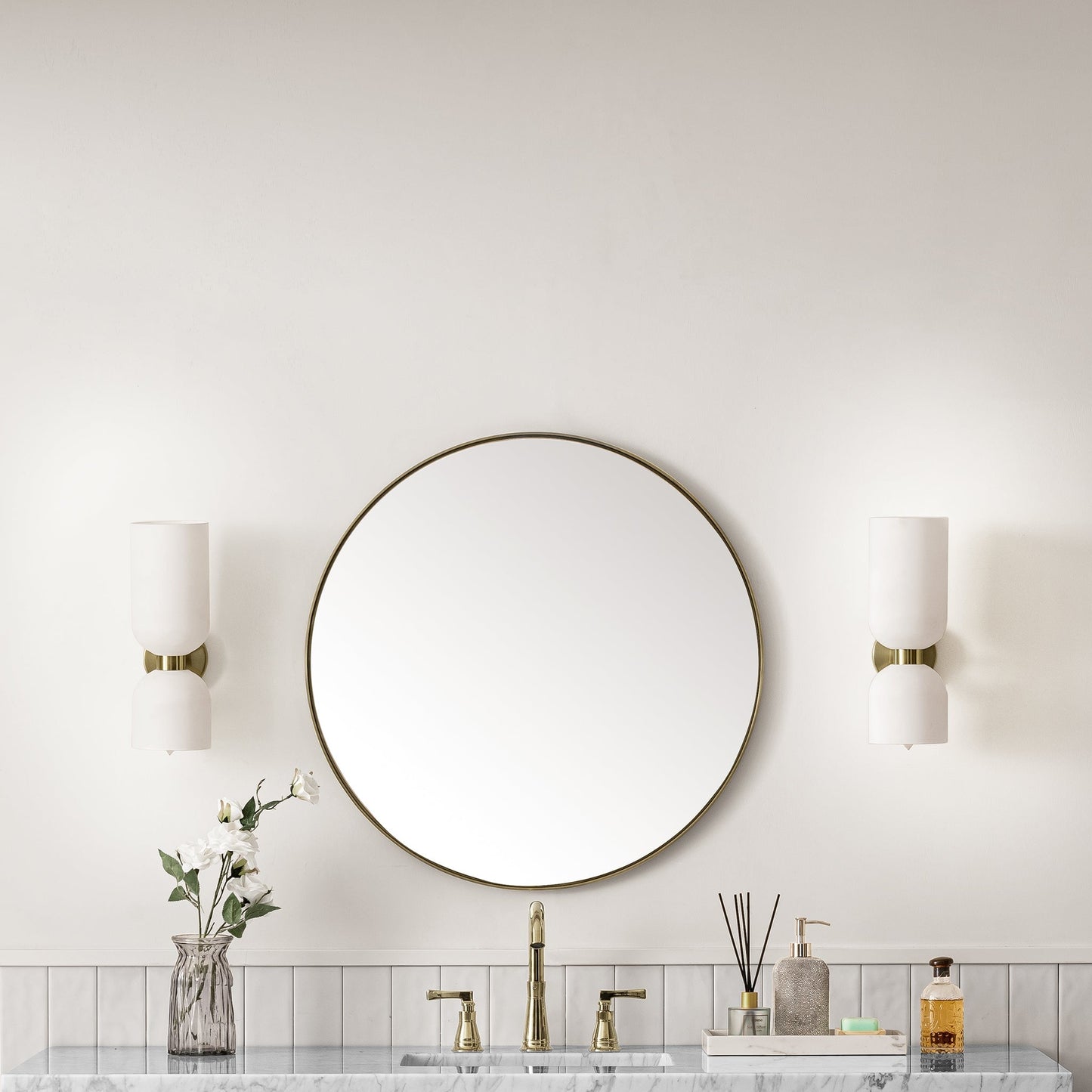 
                  
                    Rohe 30" Round Mirror in Champagne Brass James Martin Vanities 
                  
                