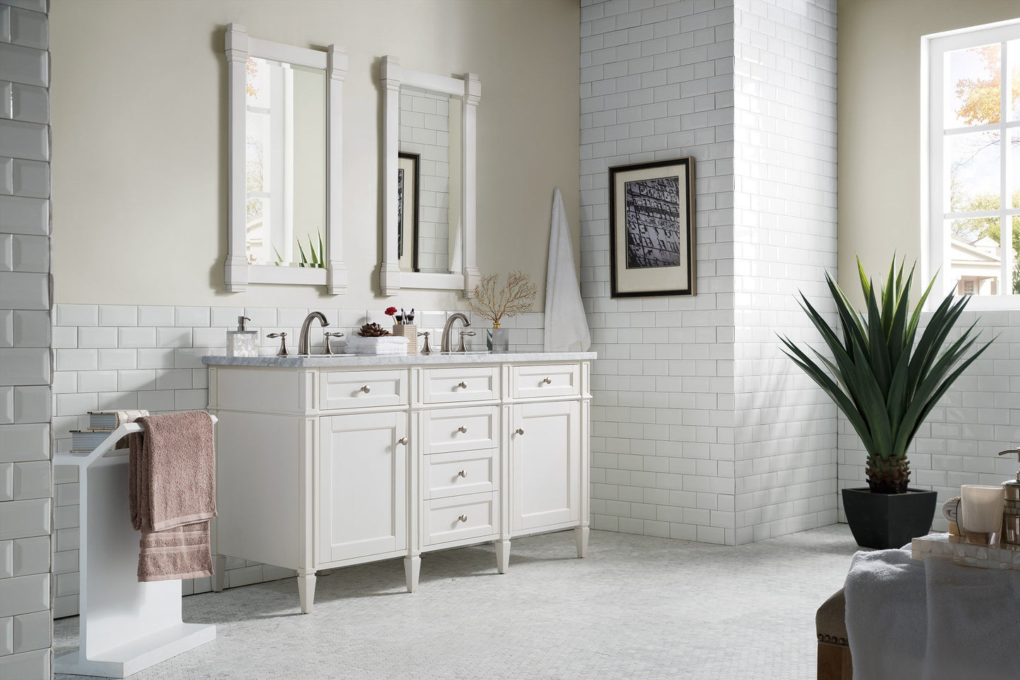 
                  
                    Brittany 60" Double Bathroom Vanity Double bathroom Vanity James Martin Vanities 
                  
                
