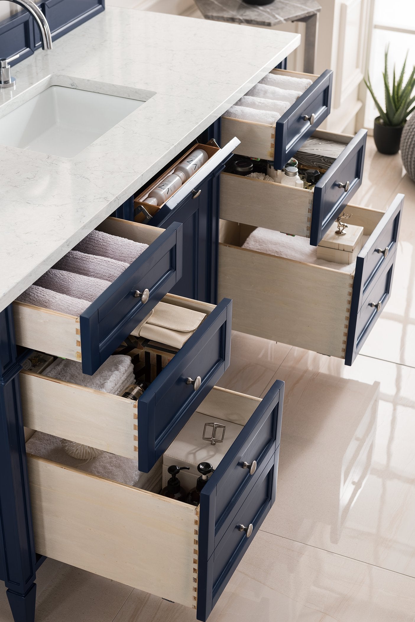 
                  
                    Brittany 60" Single Bathroom Vanity Single Bathroom Vanity James Martin Vanities 
                  
                