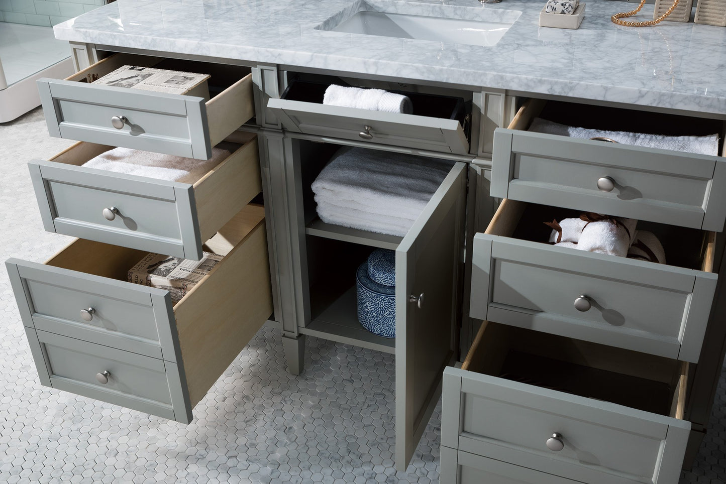 
                  
                    Brittany 60" Single Bathroom Vanity Single Bathroom Vanity James Martin Vanities 
                  
                