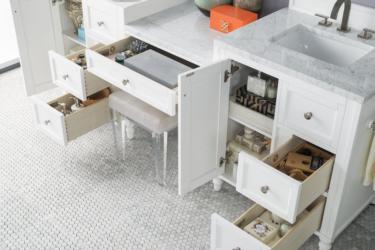 
                  
                    Copper Cove Encore 86" Double Bathroom Vanity, Bright White Double bathroom Vanity James Martin Vanities 
                  
                